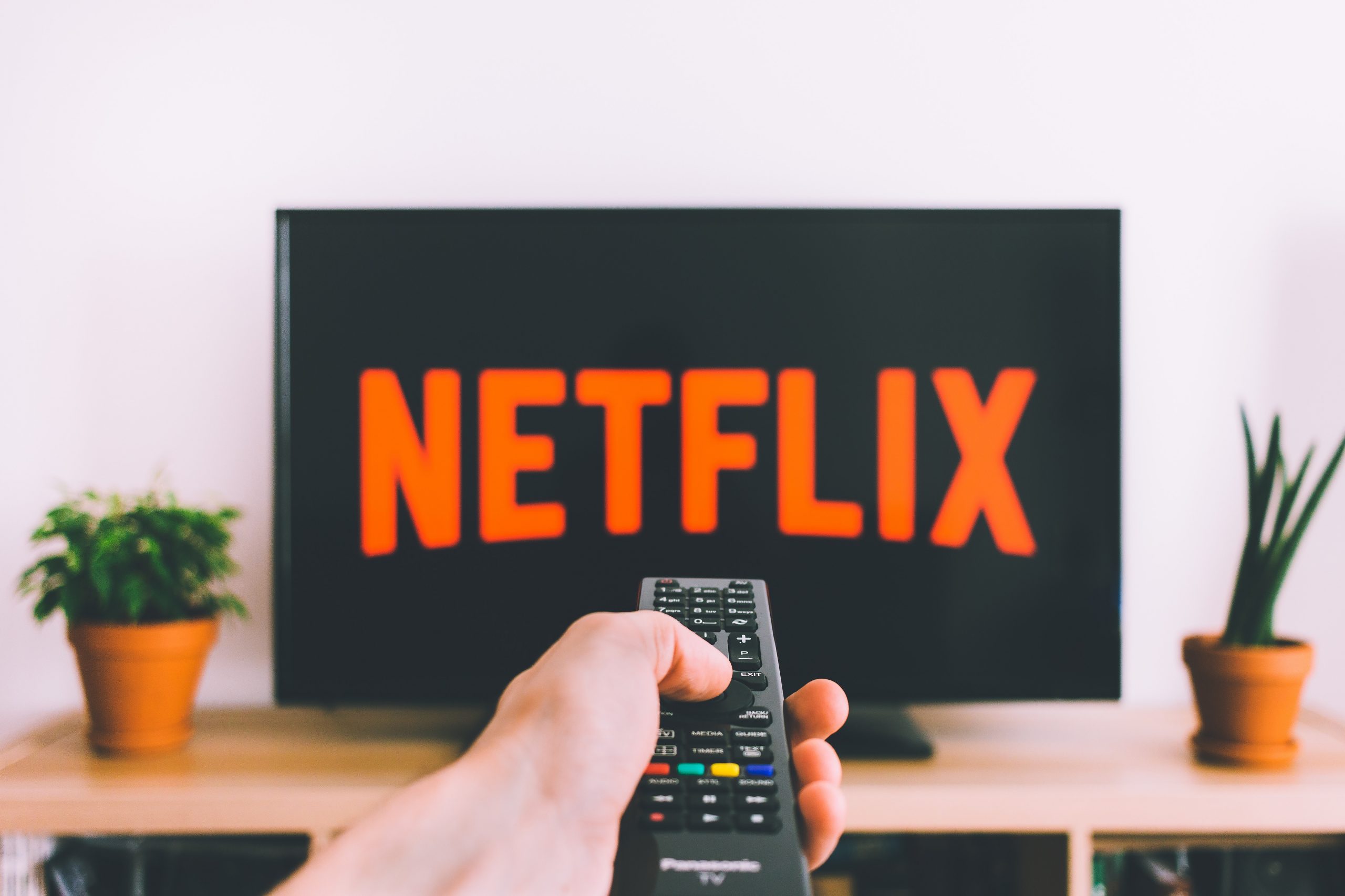 Netflix "width =" 5133 "height =" 3422 "srcset =" https://www.utopiavpnguide.com/wp- content / uploads / 2018/08 / Netflix .jpg 2560w ، https: // w ww.utopiavpnguide.com/wp-content/uploads/2018/08/Netflix-300x200.jpg 300w ، https://www.utopiavpnguide.com/wp-content/uploads/2018/ 08 / Netflix-768x512.jpg 768w ، https://www.utopiavpnguide.com/wp-content/uploads/2018/08/Netflix-1024x683.jpg 1024w ، https://www.utopiavpnguide.com/wp-content/ بارگذاری / 2018/08 / Netflix-696x464 .jpg 696w ، https://www.utopiavpnguide.com/wp-content/uploads/2018/08/Netflix-1068x712.jpg 1068w ، https://www.utopiavpnguide.com/ wp-content / uploads / 2018/08 /Netflix-630x420.jpg 630w، https://www.utopiavpnguide.com/wp-content/uploads/2018/08/Netflix-50x33.jpg 50w "size =" (حداکثر عرض : 5133px) 100vw، 5133px "/>
<p> Netflix در هنگام پخش فیلم ها و نمایش های تلویزیونی قهرمان سلطنتی است. آنها بزرگترین کتابخانه فیلم ها و نمایش ها را دارند. نمایش های تلویزیونی از عاشقانه ، درام ، داستان علمی ، نمایش کودک تا داستان. اشتراک پایه برنامه Netflix ماهانه شما 7.99 دلار هزینه دارد. برنامه استاندارد 9.99 دلار در ماه است ، در حالی که برنامه حق بیمه شما را مجبور می کند ماهانه 11.95 دلار جدا کنید. برنامه حق بیمه به شما امکان می دهد همزمان به صورت HD و در 4 صفحه پخش کنید. </p>
<p> تنها چالش Netflix با کسانی است که در خارج از ایالات متحده اقامت دارند. کتابخانه نتفلیکس در ایالات متحده در مقایسه با سایر کشورها بسیار گسترده است. کاتالوگ Netflix USA شامل 1،326 نمایش تلویزیونی و 4،339 فیلم است. برای مقایسه ، کشوری مانند کنیا در شرق آفریقا به 201 نمایش تلویزیونی و 476 فیلم دسترسی دارد. با این حال ، یک VPN برای کمک به رفع انسداد کل کاتالوگ Netflix USA مفید است. </p>
<h2> Hulu </h2>
<p> <img class=